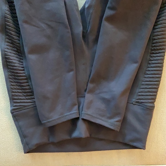 Grey Fabletics Leggings - Picture 6 of 7